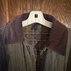 Adult XS BARBOUR quilted barn Jacket with Brown Corduroy Collar